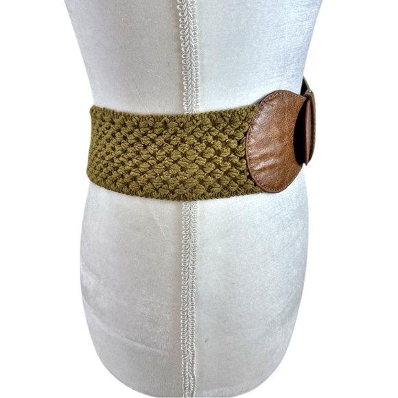 🌸Brown and Gold Belt with Circular Buckle - Picture 3 of 10